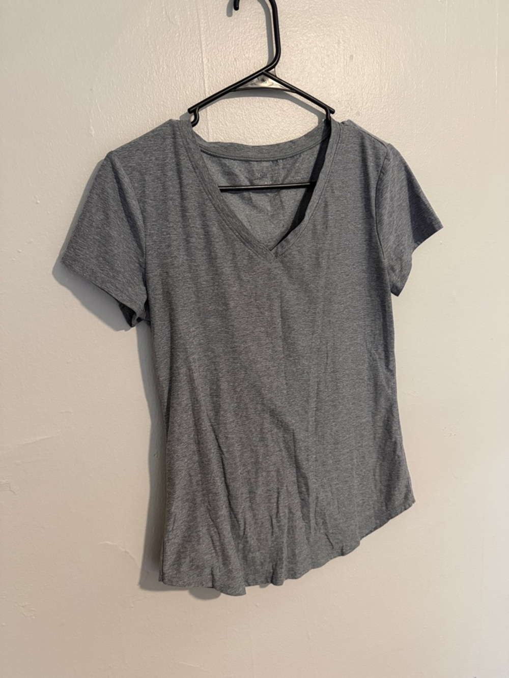 No Boundaries Gray V-Neck Short Sleeve Tee